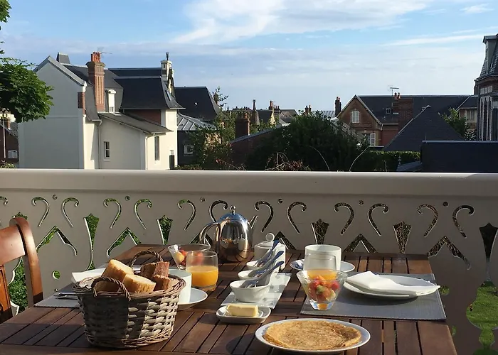 La Mascotte Bed and Breakfast 3*
